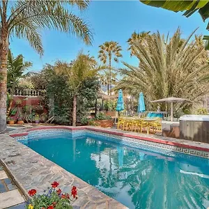 Villa Majestic By The Heated Private Pool & Jacuzzi, Benalmadena